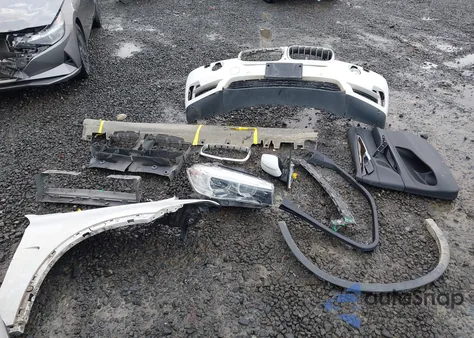 2015 BMW X5 xDrive35D z USA, uszkodzony, nr VIN 5UXKS4C5XF0N08193